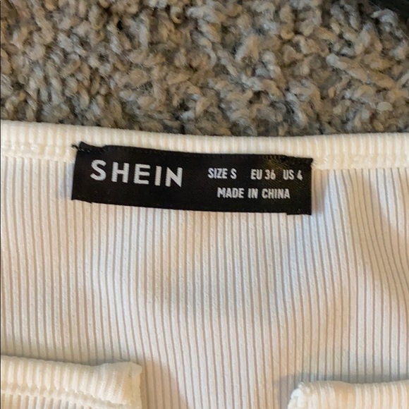 White blouse with puff shoulders - Picture 2 of 2